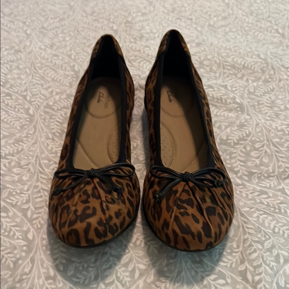 Clarks Brown Leopard Print Flats Size 8